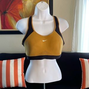 NIKE Sports Bra‼️ (never worn)